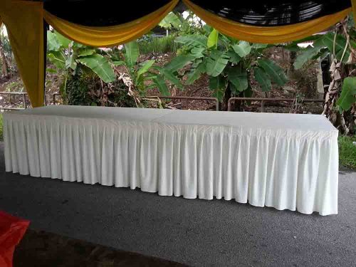 Table skirting